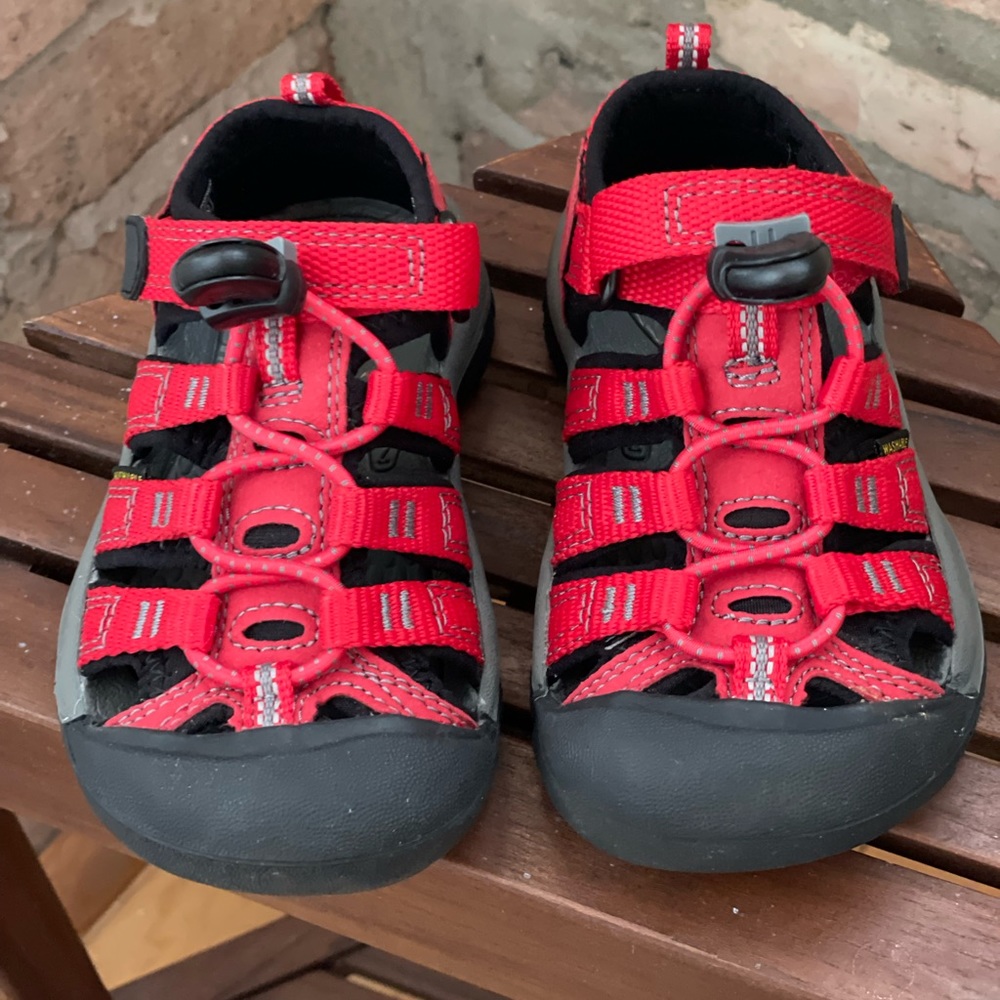 KEEN Unisex Seacamp closed toe Sandal